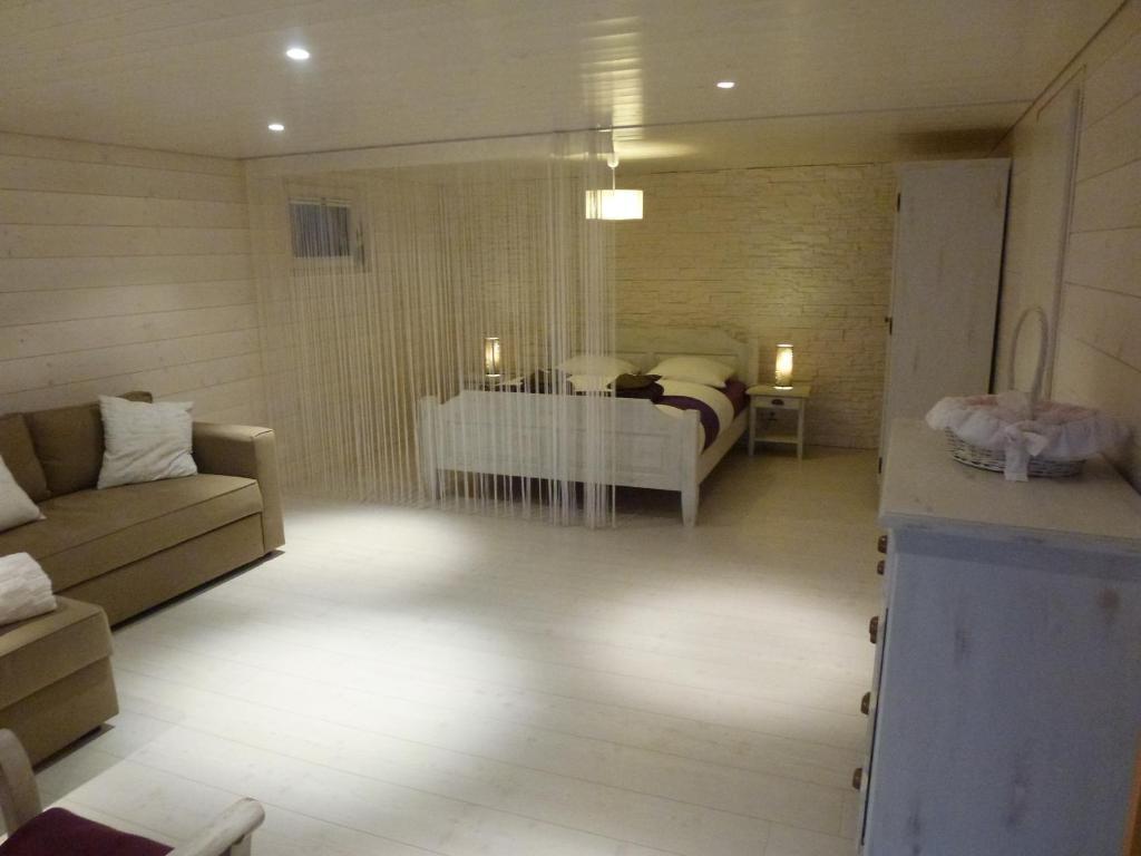 Bnb Valais - By La Sittelle Grimisuat Номер фото